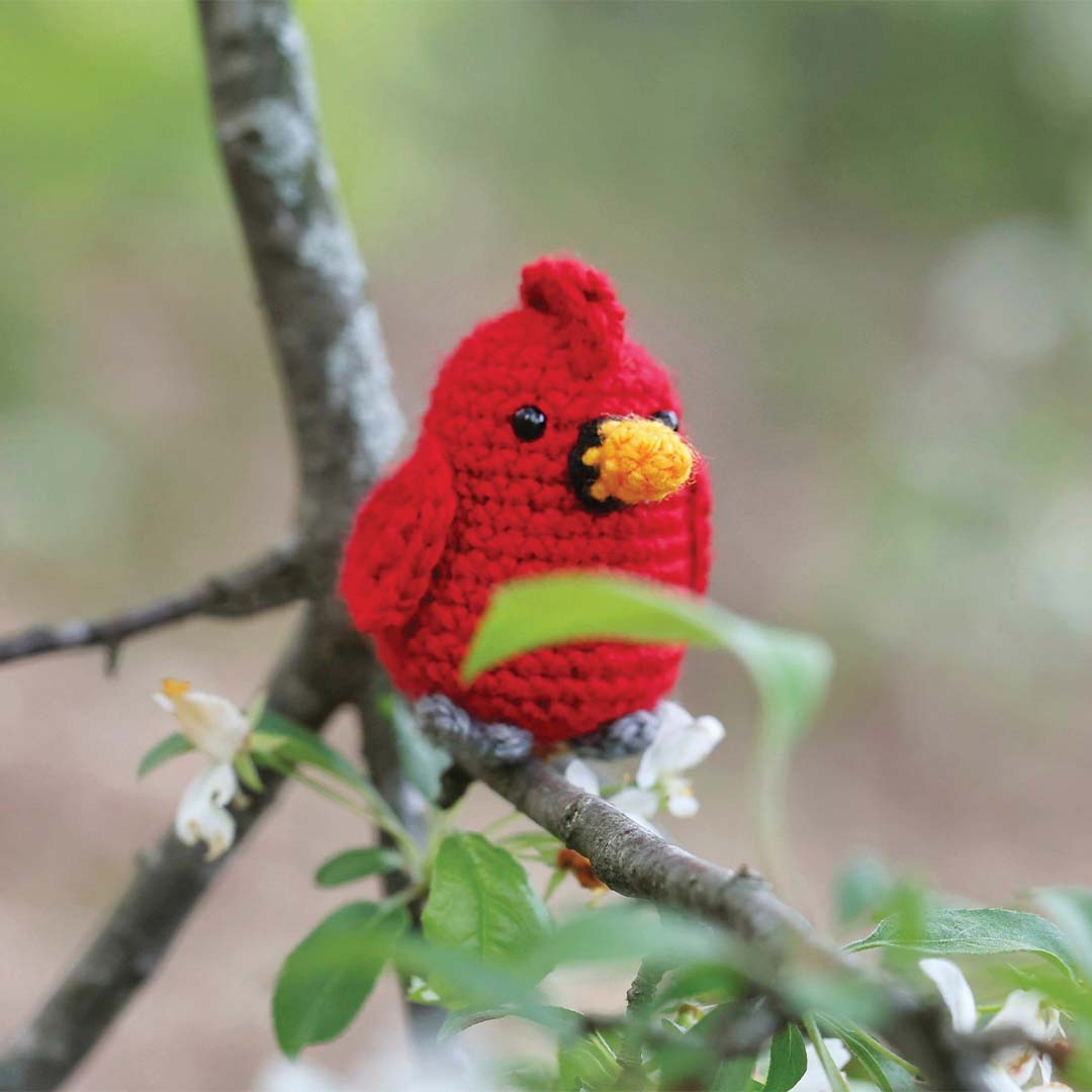 DIY-Anleitung "Rotkardinal" aus dem Buch "Mini-Amigurumis – Süße Waldbewohner" von Julia Chiang