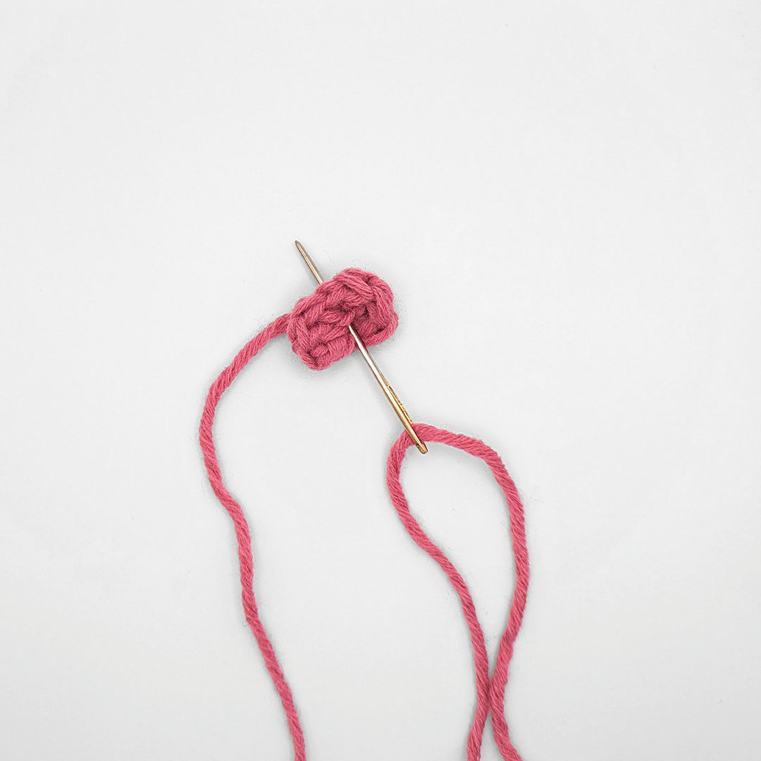 Schritt 10 Anleitung "Hasen-Hausschuhe" aus dem Buch "Tierisch gemütlich – Amigurumi-Hausschuhe häkeln für Klein und Groß"