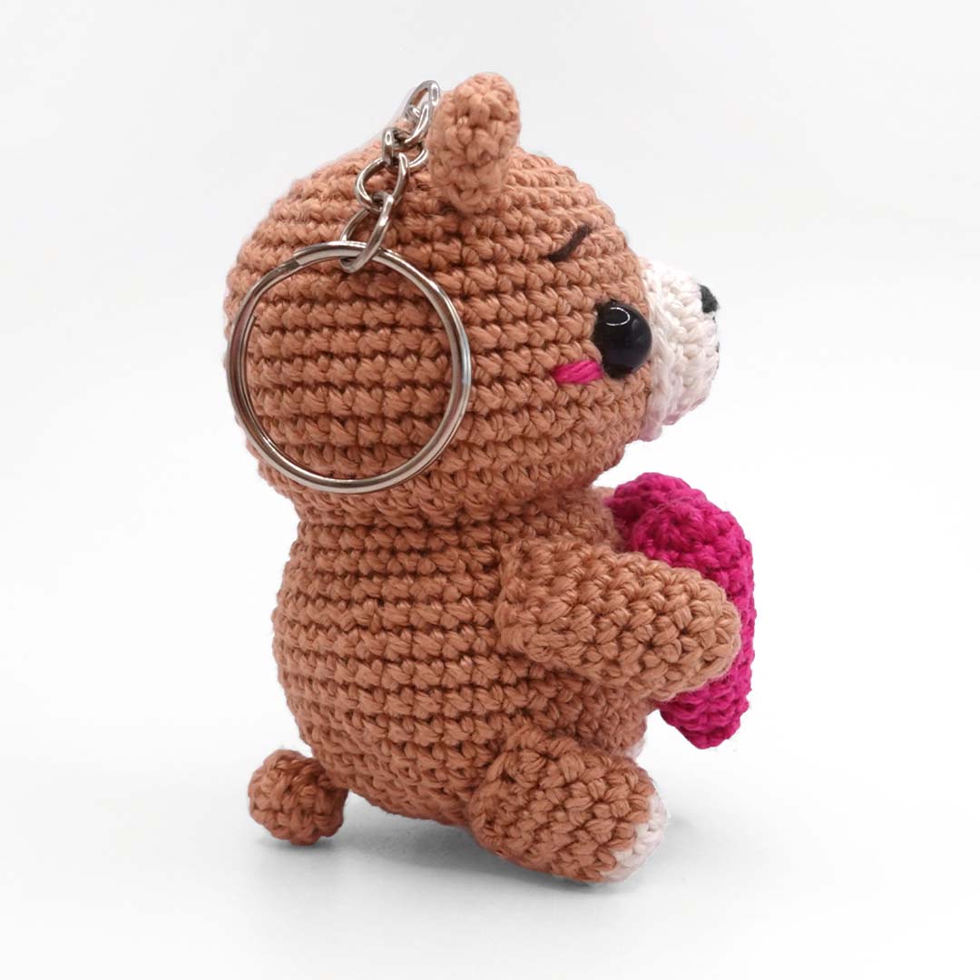 Schritt 14 Anleitung "Schlüsselanhänger Bär" aus dem Buch "Amigurumi Pen Friends" von Elham Ghasemi