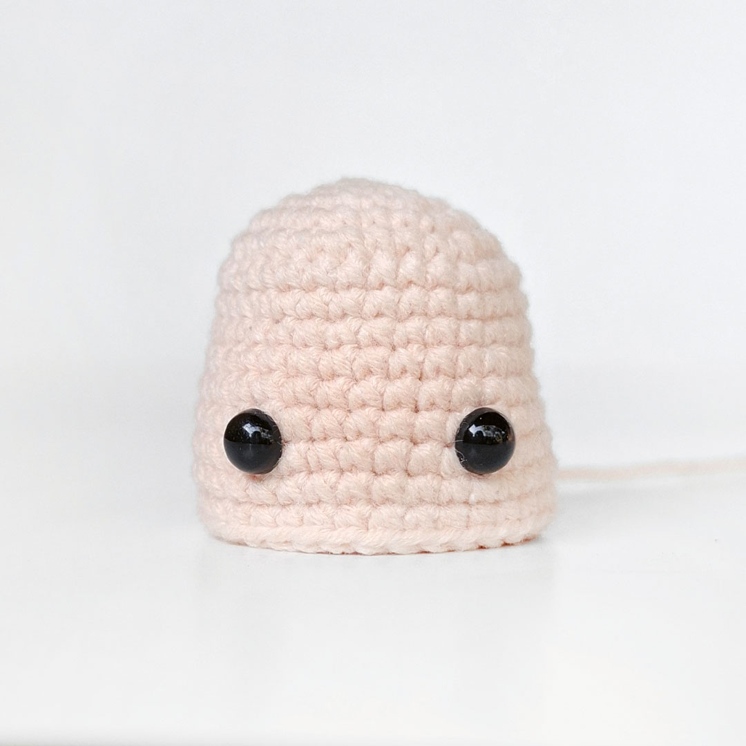 Schritt 1 Anleitung "Goldlöckchen und die Bären" aus dem Buch "Zauberhafte Wende-Amigurumis häkeln mit @chibiscraft" von Febby Pranajaya