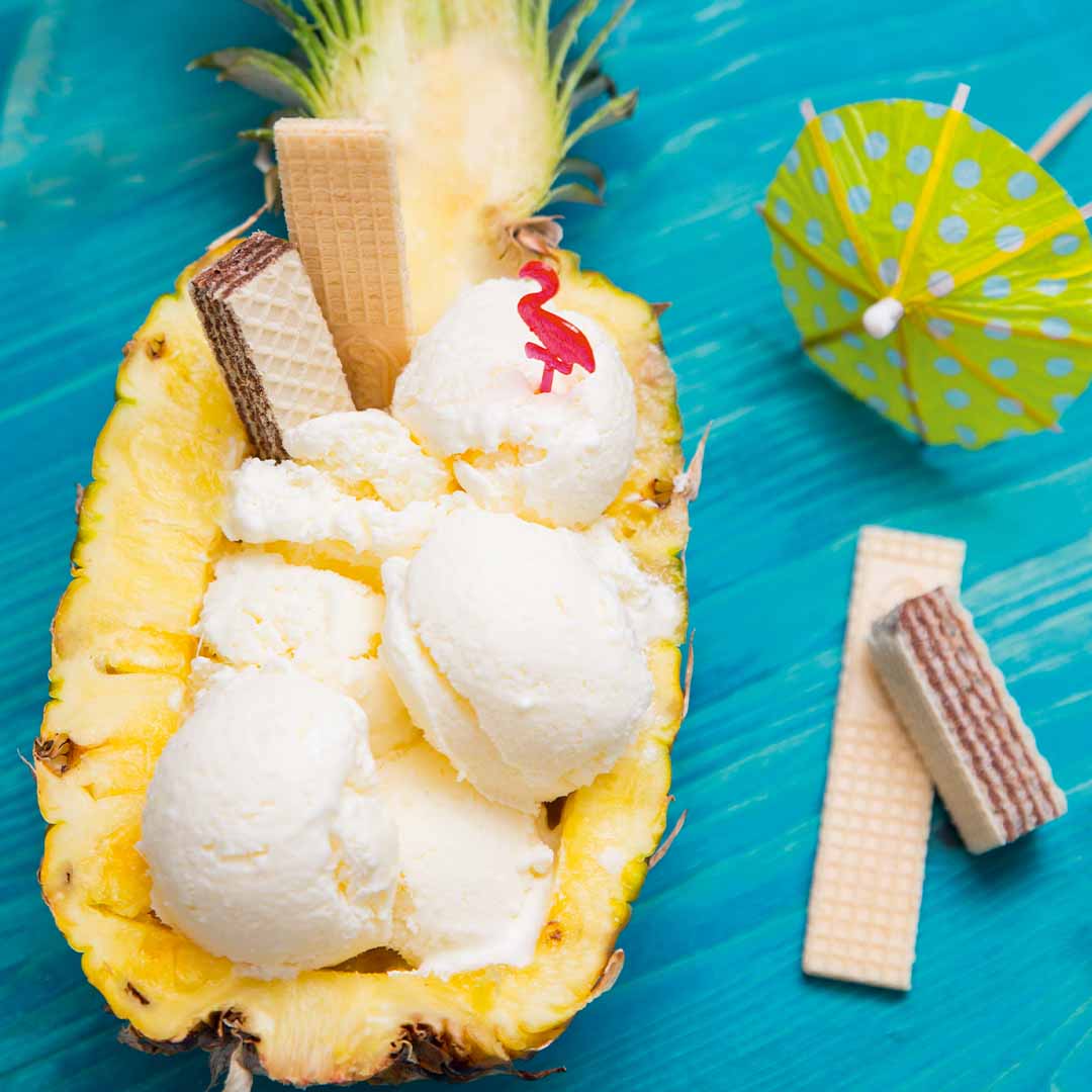 Rezeptbild "Kokos-Ananas-Eis" aus dem Buch "Genussmomente: Eis"