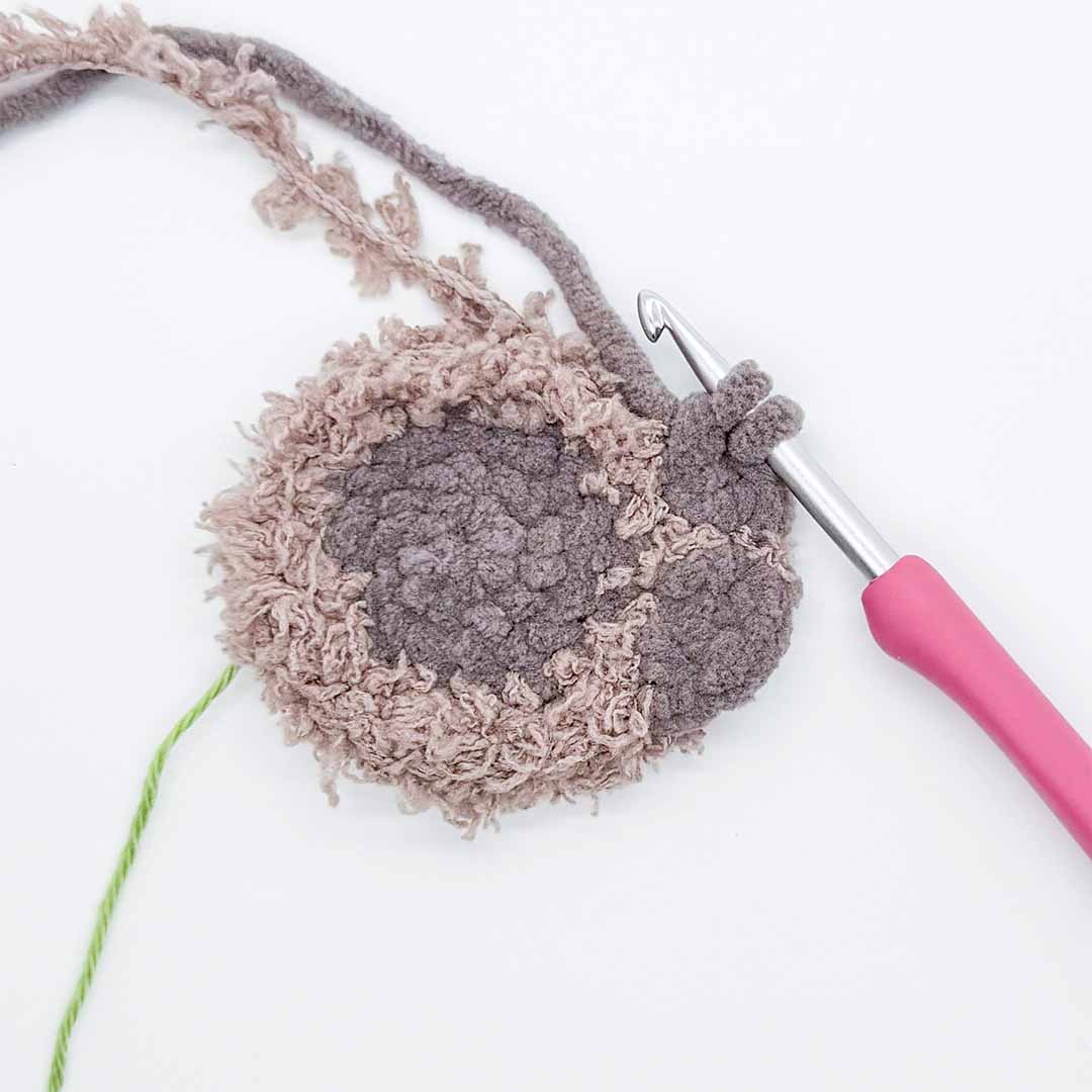 Schritt 5 Anleitung "Hund Balu" aus dem Buch "Meine liebsten Kuschelfreunde" von Annemarie Sichermann