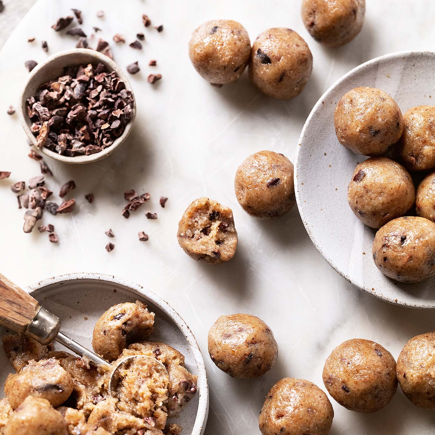 Zuckerfreie Cookie-Dough-Bällchen