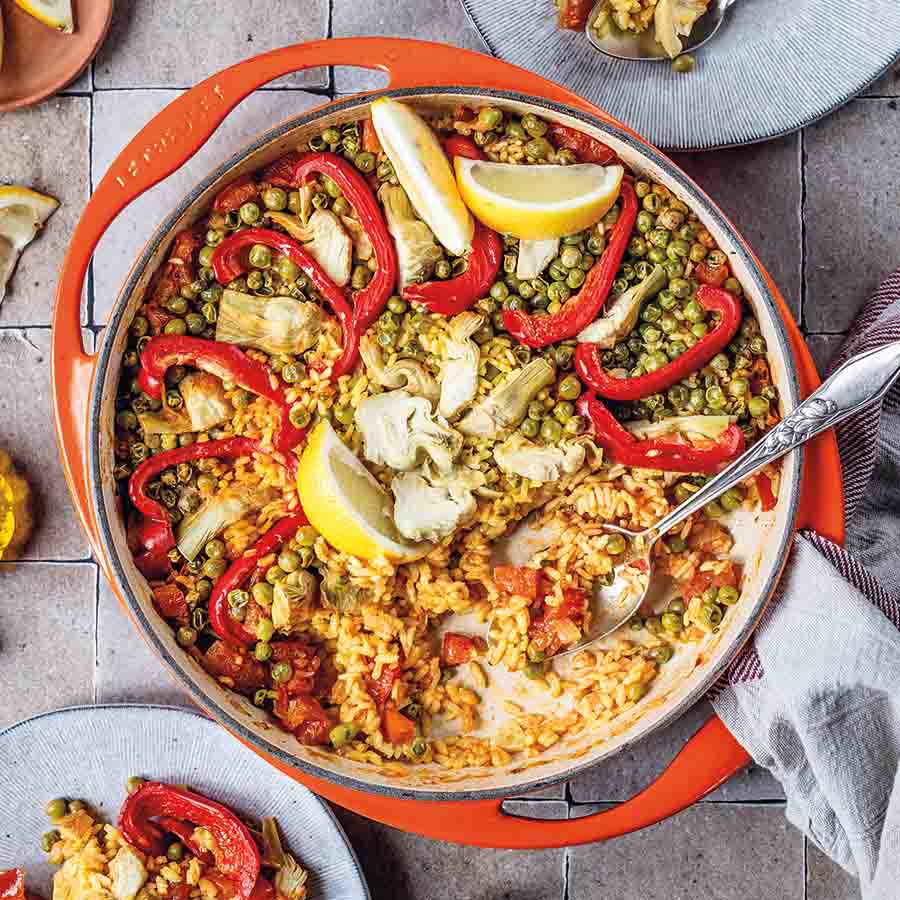 Vegetarische Paella mit Artischocken