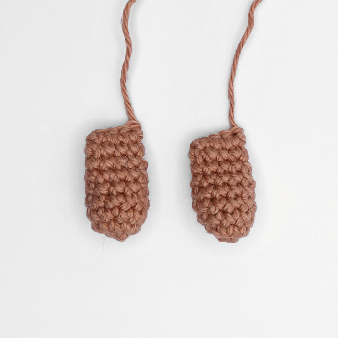 Schritt 4 Anleitung "Schlüsselanhänger Bär" aus dem Buch "Amigurumi Pen Friends" von Elham Ghasemi