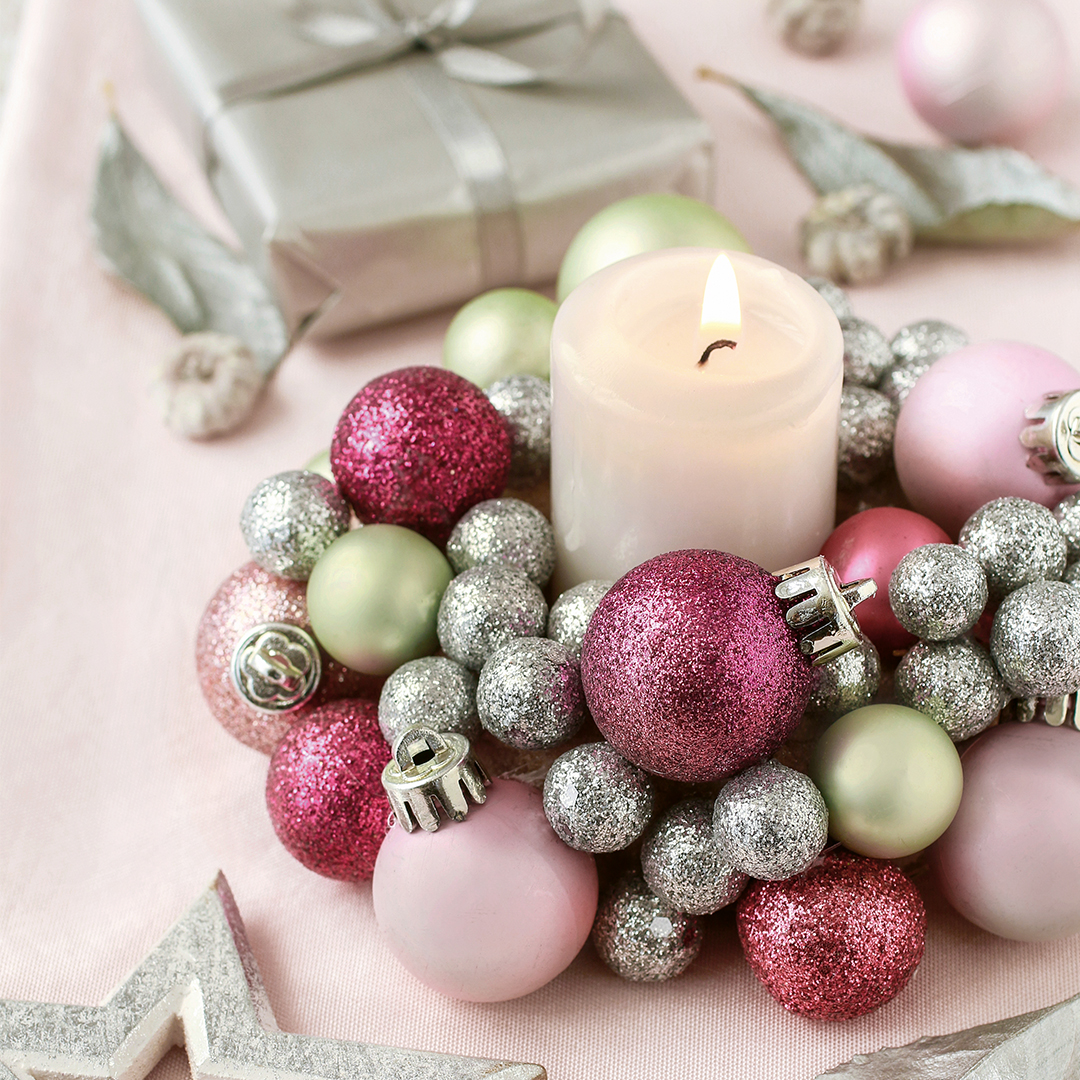 Kerzenhalter-aus-Weihnachtsbaumkugeln-Anleitung