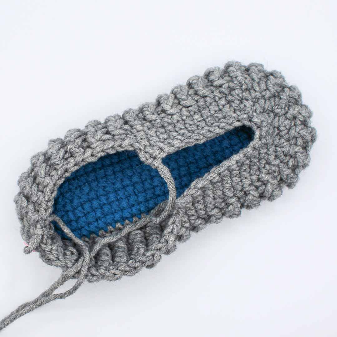 Schritt 7 Anleitung "Hasen-Hausschuhe" aus dem Buch "Tierisch gemütlich – Amigurumi-Hausschuhe häkeln für Klein und Groß"